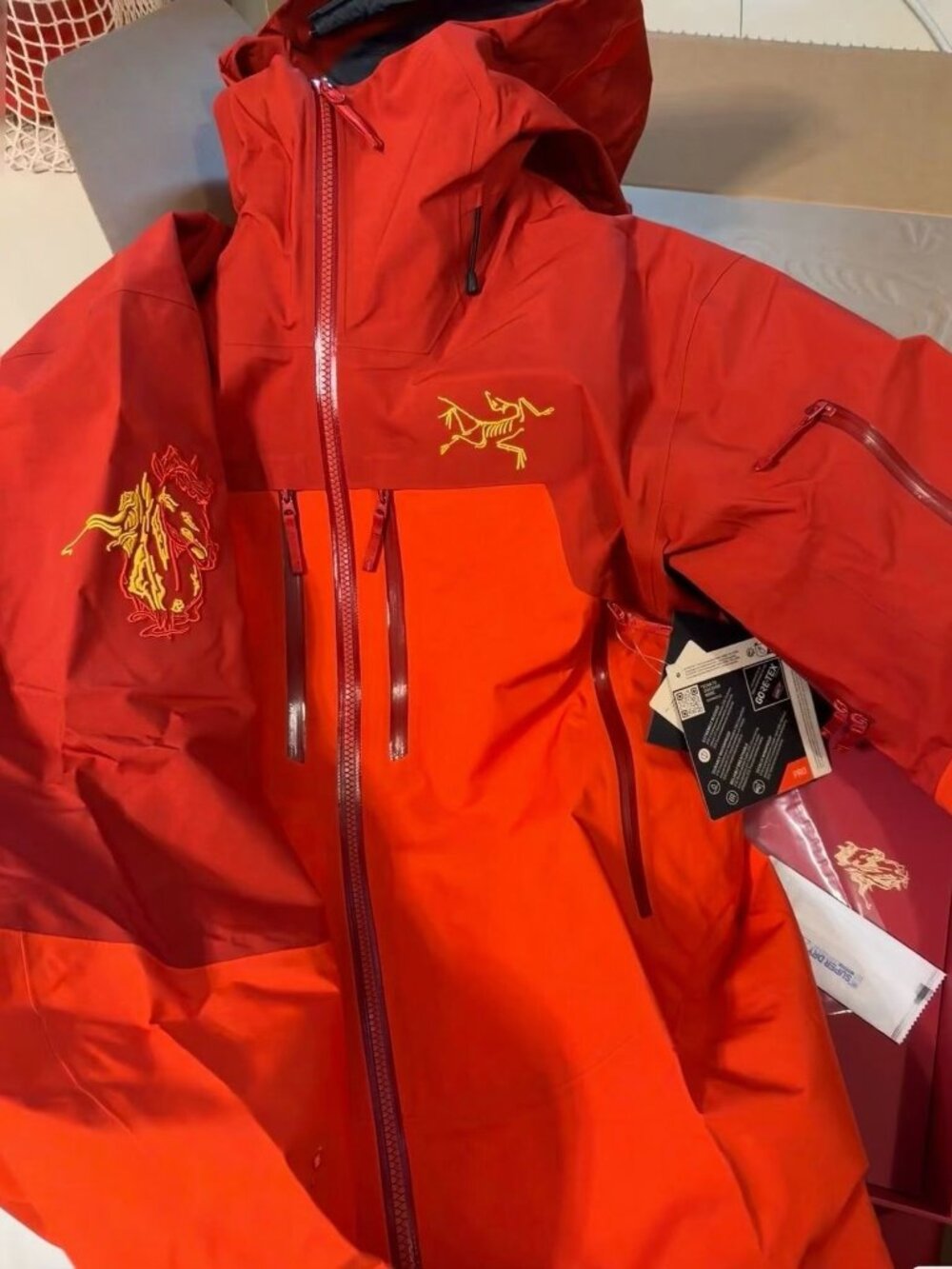 Arc'teryx Red Shell Jacket — Skiing, Hiking, Sports L
